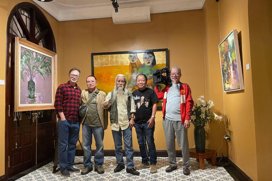 Khám phá phòng tranh Vân Art