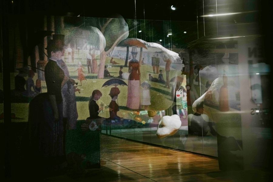 “Un dimanche après-midi à l’Île de la Grande Jatte” – Georges Seurat