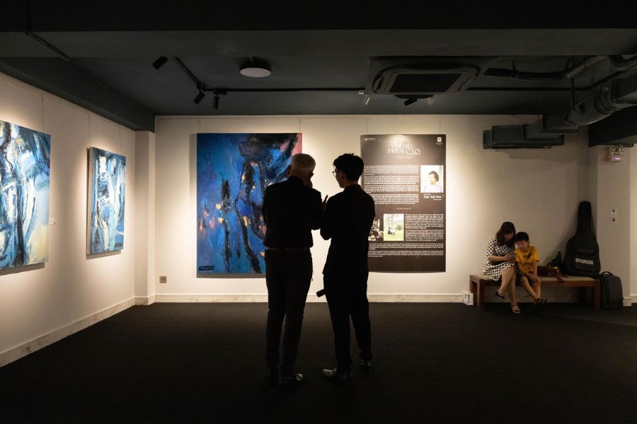 Thưởng thức triển lãm Giai điệu trên cao