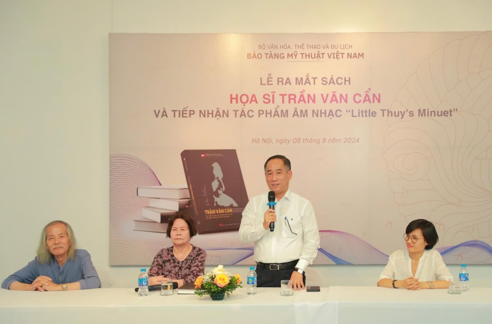 cuộc đời của Trần Văn Cẩn